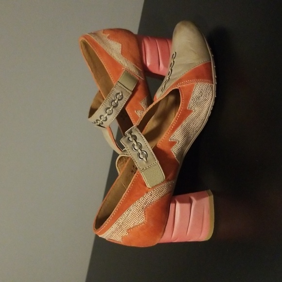 Maciejka Size 37 multi coloured heels - Picture 3 of 5